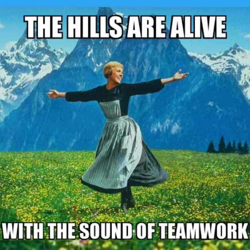 8 Coworker Appreciation Memes (+7 Tips for Sending)